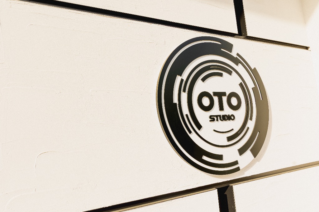 OTO STUDIO ロゴプレート